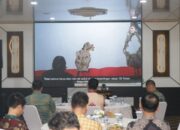 Wakapolda Bersama PJU Polda Sumsel Nobar Wayang Kulit Live Streaming