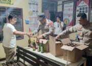 Polsek Ajibarang Hentikan Avanza Bawa Puluhan Botol Miras
