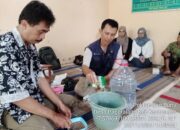 Kenalkan Pertanian Ramah Lingkungan, Penyuluh Pertanian BPP Kemanjen Latih Petani Perbanyak Agensia Hayati dari Akar Bambu