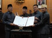 APBD Sidoarjo 2025 Disetujui, Fokus pada Infrastruktur dan SDM untuk Wujudkan Indonesia Emas 2045