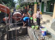Polisi dan TNI Turun Bareng Warga Kerja Bakti di Desa Gempol Klutuk Tarik