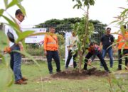 60 Batang Pohon Serentak Ditanam di 8 Stasiun Wilayah Daop 6 Yogyakarta
