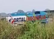 Dikawal Oknum TNI dan Polisi, Mobil Tangki PT. SAFAAT Masuk ke Gudang BBM Ilegal Milik Kohar, Ketua RT Sungai Pedado