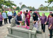 Awali Kegiatan HPN 2025, PWI DIY Ziarah ke Makam Tokoh Pers