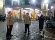 Polsek Gedangan Kawal Tarawih Perdana, Jamaah Merasa Lebih Nyaman