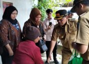 Blusukan Hari Pertama Bupati dan Wabup Nganjuk di Bulan Ramadan : Tinjau Infrastruktur dan Bantu Warga Terdampak
