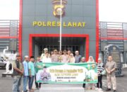 Kapolres Lahat dan Redaksi Media Berbagi Takjil, Eratkan Kebersamaan di Bulan Ramadan