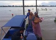 Ditpolairud Antar Sopiah yang Melahirkan ke Rumah Sakit Pelabuhan Boom Baru