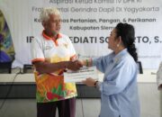 Titiek Soeharto Serahkan Bantuan Alsintan kepada Petani di Sleman