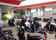 Di Balik Antrean SPBU di Bondowoso: Mobilitas Sosial Ekonomi Terganggu