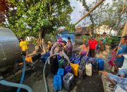 Polres Probolinggo & BPBD Bantu Warga Tegalsiwalan Atasi Krisis Air Bersih