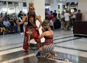 Daop 6 Suguhkan Pertunjukan Ramayana Ballet di Tengah Kesibukan Stasiun Tugu