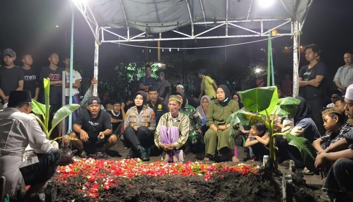 Kapolsek Sedati dan Forkopimka Hadir di Pemakaman Santri Al Khoziny