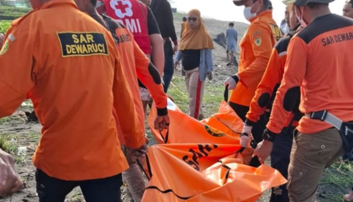Jenazah Korban Laka Laut Pantai Dewa Ruci Ditemukan di Pantai Munggangsari