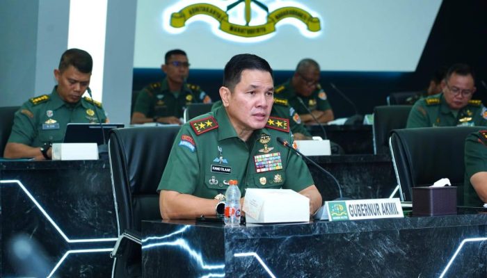 Gubernur Akmil Pimpin Uji Naskah Kurikulum Program Sarjana Tiga Tahun