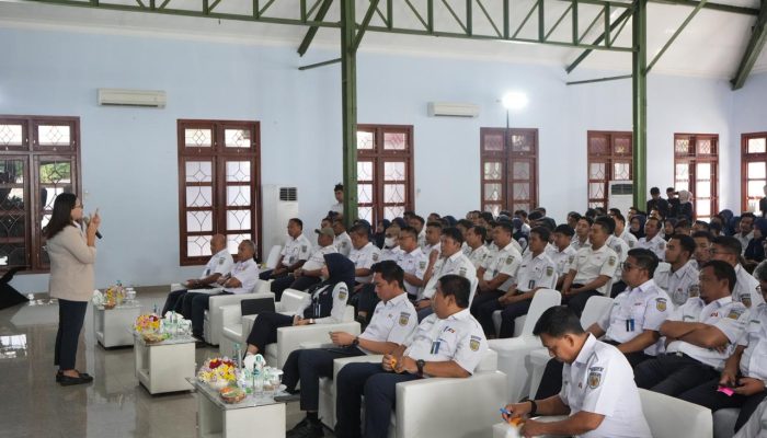 Pegawai Daop 6 Yogyakarta Dibekali Etika Bermedia Sosial