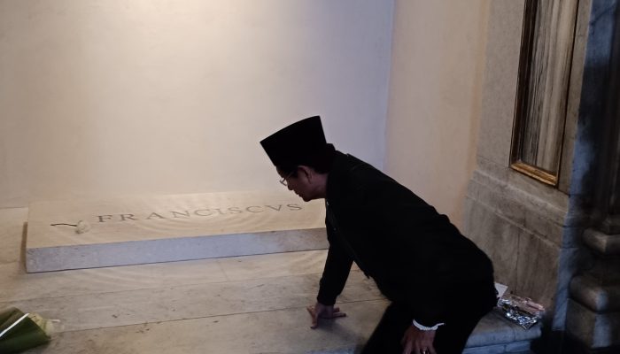 Menag RI Ziarah ke Pusara Paus Fransiskus