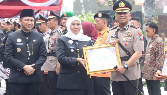 Khofifah Sampaikan Duka dan Apresiasi kepada Semua Pihak atas Penanganan Tragedi Musala Al Khoziny di Hari Jadi ke-80 Jatim