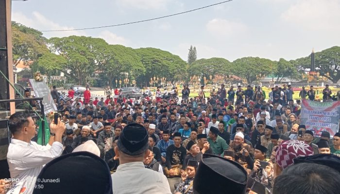 Ratusan Santri dan Kiai di Malang Gelar Aksi Tuntut Trans7 Cabut Izin Siar