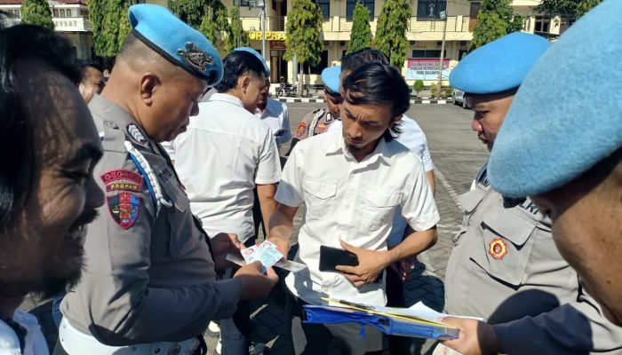Propam Polda Jatim Lakukan Sidak Disiplin di Polres Situbondo, Pastikan Anggota Bebas Narkoba dan Profesional