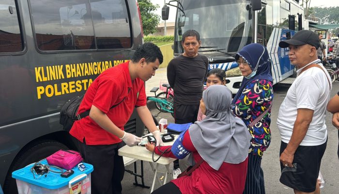 Polresta Sidoarjo Dekatkan Layanan Kepolisian Lewat Car Free Day di Alun-alun