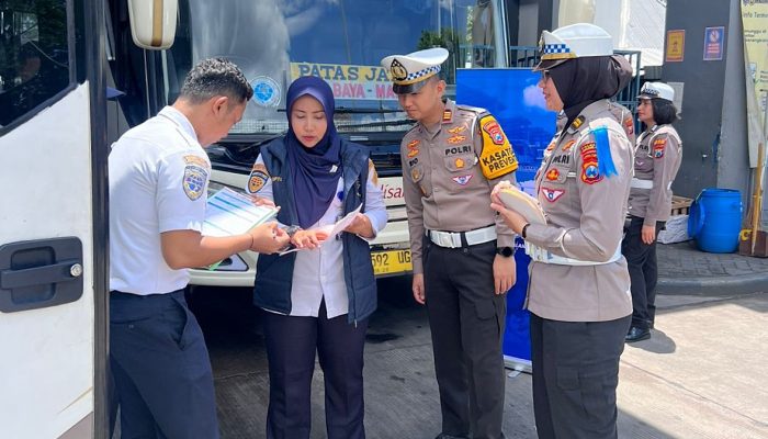 Operasi Keselamatan Semeru 2026, Satlantas Polresta Malang Kota Gelar Ramp Check Bus di Arjosari