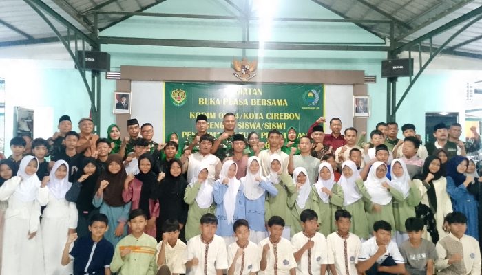 Bukber Bareng Pelajar, Dandim 0614/Kota Cirebon Tekankan Disiplin dan Cinta Tanah Air