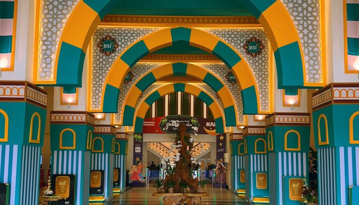 Jelang Lebaran, Stasiun Yogyakarta Tampil Estetik dengan Ornamen Ramadan