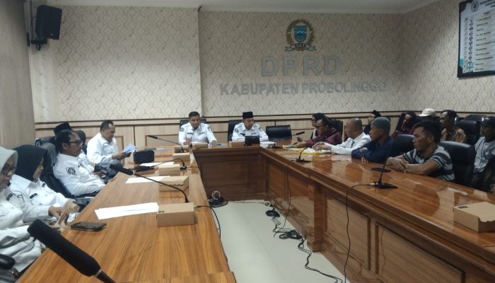 Puluhan Petani Hutan Mengadu ke DPRD, Bagi Hasil Sengon Perhutani Dipertanyakan
