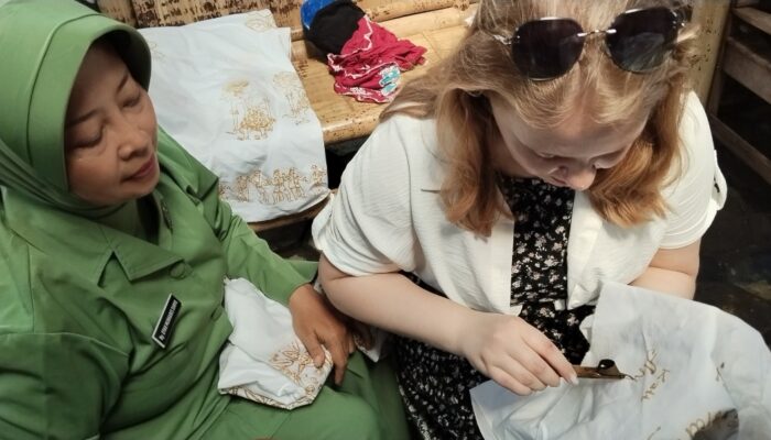 Batik Dewa Lowano, Berawal dari Hobi Seni hingga Raih Prestasi