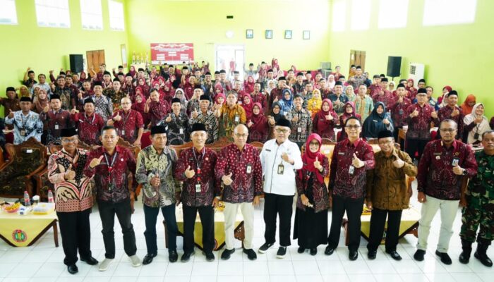 Silaturahmi PGRI Banyumas, Bupati Sadewo Tegaskan Komitmen Lindungi PPPK Guru