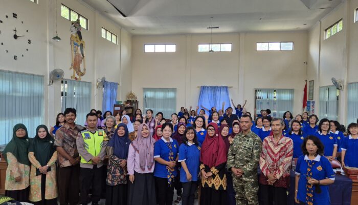 Peringati Hari Kartini, 100 Perempuan Muntilan “Nandur” Media Tanam Organik