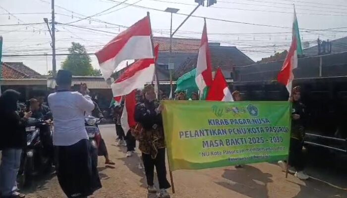 Kirab Ratusan Pesilat Pagar Nusa Meriahkan Pelantikan PCNU Kota Pasuruan 2025–2030