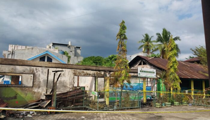 Kebakaran Hebat Landa Sekolah Hidayatullah Mamuju, Enam Ruang Termasuk Pos Keamanan Hangus