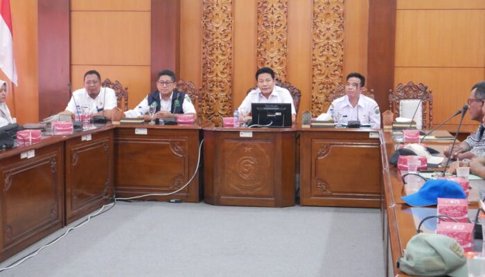 Gaspol Tangani Sampah, Bupati Subandi Siapkan Sanksi Tegas hingga Libatkan Polisi