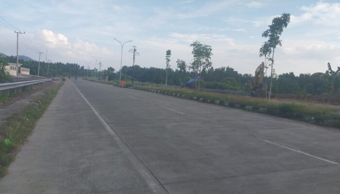 Jogging di Tengah Debu, Warga Mamuju Mulai Tinggalkan Jalur Arteri