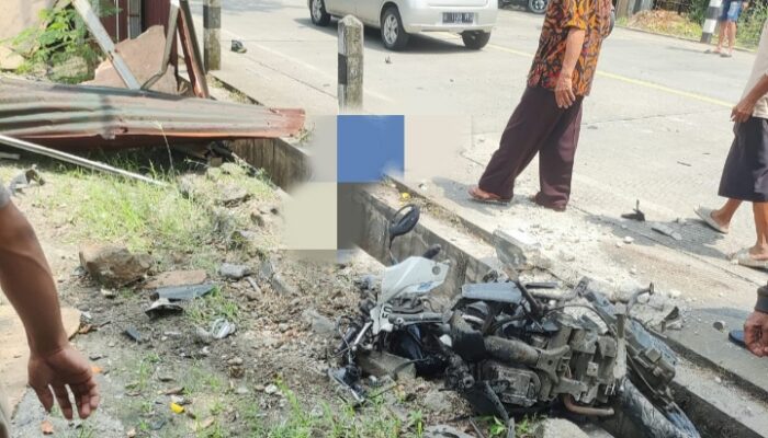 Pikap Ugal-ugalan Tabrak 2 Motor di Kedungwringin Banyumas, 1 Meninggal