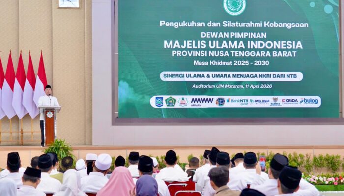 Hadiri Pengukuhan MUI NTB, Menteri Nusron Dorong Peran Ulama Hadirkan Manfaat Nyata bagi Umat