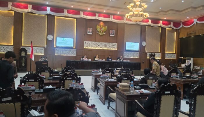 Sidang Paripurna DPRD Probolinggo Buyar, Wali Kota Aminuddin Mangkir dari Agenda LKPJ
