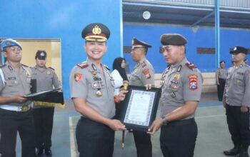 Kapolres Situbondo Beri Penghargaan kepada 59 Personel dan Warga Berprestasi