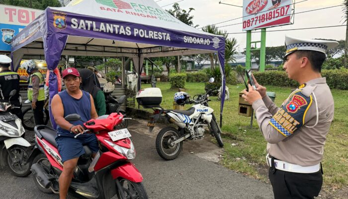 Ratusan Pelanggar di Sidoarjo Terekam ETLE Handheld, 473 Pelanggaran Ditindak dalam Sehari