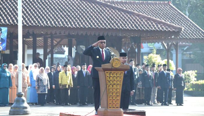 Bupati Sadewo Pimpin Upacara Hardiknas di Banyumas, Tegaskan Komitmen Pendidikan Inklusif dan Berkualitas