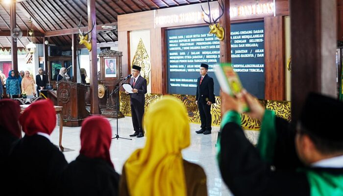 Bupati Banyumas Lantik 2 Pejabat Tinggi Pratama dan 75 Pejabat Fungsional