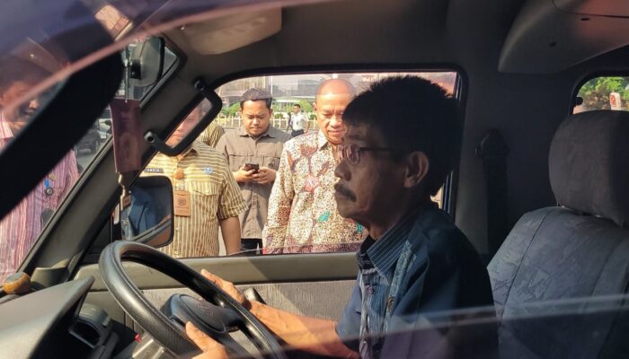 BKK Purwokerto Serahkan Mobil Siaga untuk Desa Kalibagor, Bupati Banyumas: Gunakan untuk Kepentingan Warga