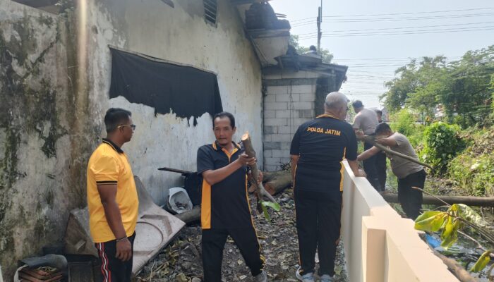 Kapolsek Porong Pimpin Kurve Mako, Tanamkan Budaya Bersih dan Gotong Royong