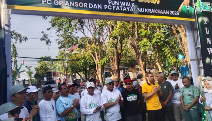 Harlah Ansor ke-92 dan Fatayat NU ke-76, Ratusan Warga Ikuti Fun Walk di Kraksaan