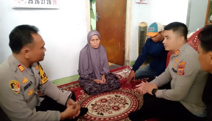 Polres Cirebon Kota Bantu Korban Pengerusakan Warung