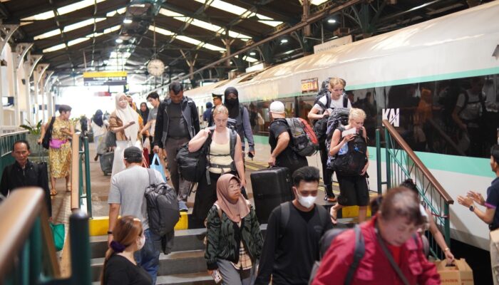 Sabtu Libur Panjang, Stasiun Yogyakarta dan Lempuyangan Dipadati Penumpang