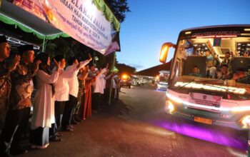 345 Calon Jemaah Haji Purworejo Diberangkatkan