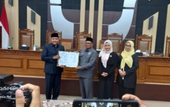 DPRD Kabupaten Pasuruan Sahkan Tiga Raperda Non APBD 2026 Menjadi Perda